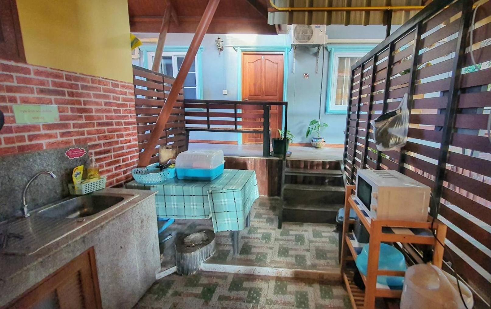Ruen Thai Ban Rim Nam كامفاينغ فيت المظهر الخارجي الصورة