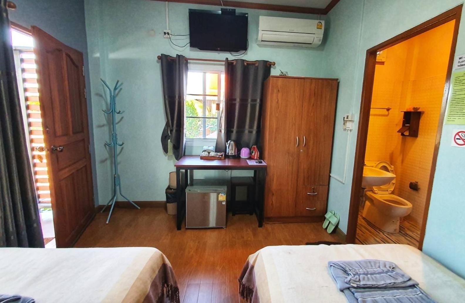 Ruen Thai Ban Rim Nam كامفاينغ فيت المظهر الخارجي الصورة
