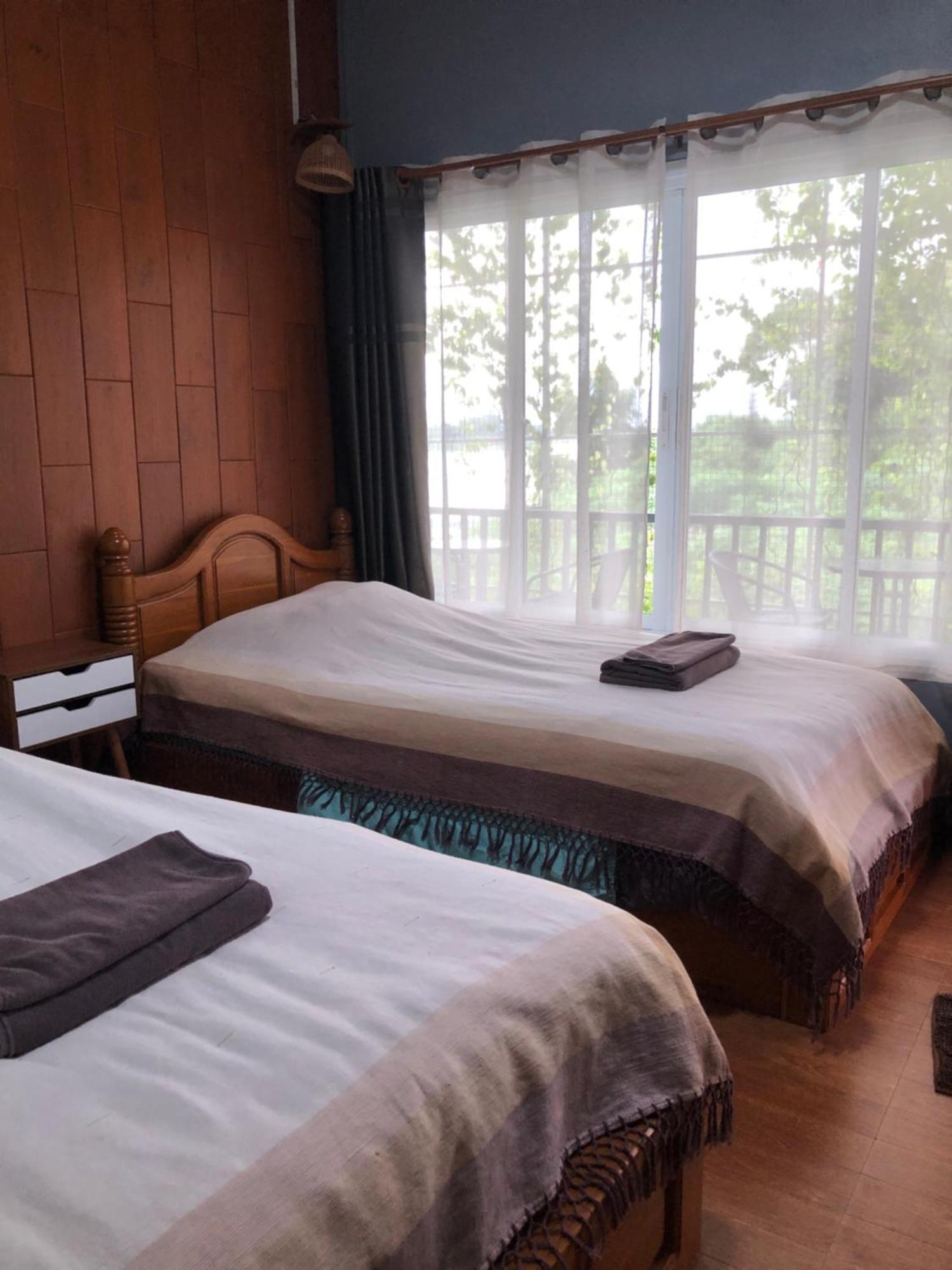 Ruen Thai Ban Rim Nam كامفاينغ فيت المظهر الخارجي الصورة