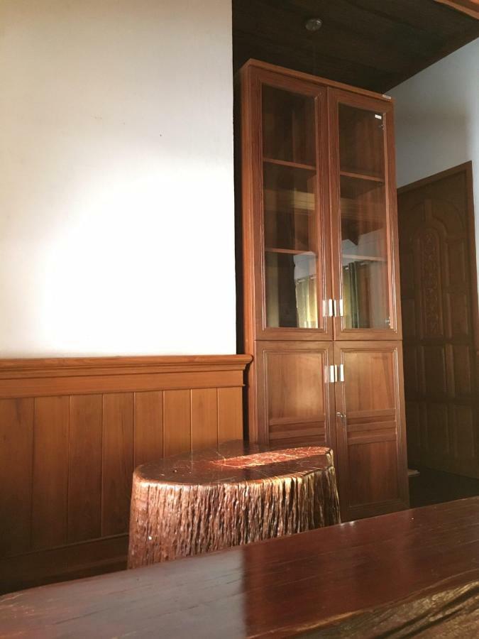 Ruen Thai Ban Rim Nam كامفاينغ فيت المظهر الخارجي الصورة
