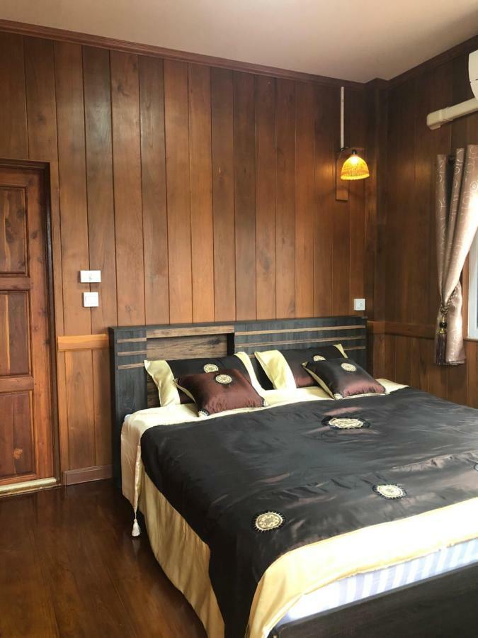 Ruen Thai Ban Rim Nam كامفاينغ فيت المظهر الخارجي الصورة